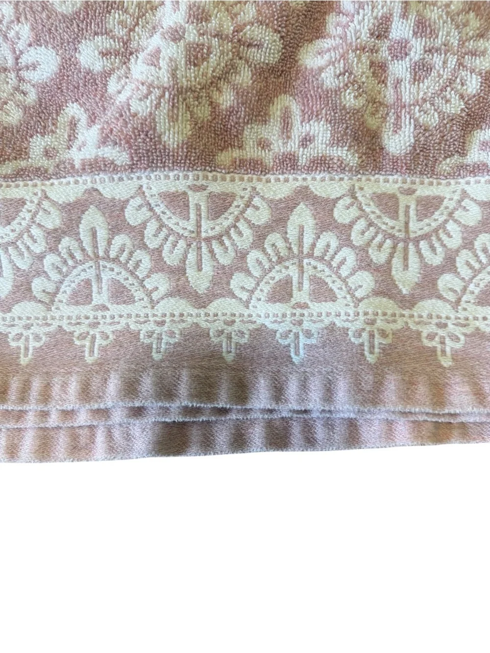 2 Pottery Barn Alva Jacquard Bath Towel Organic Cotton Mauve 25x50